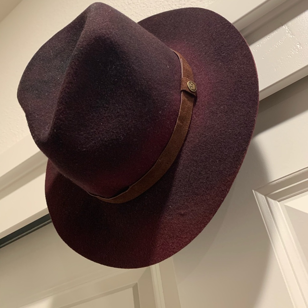 Goorin brothers deep burgundy hat